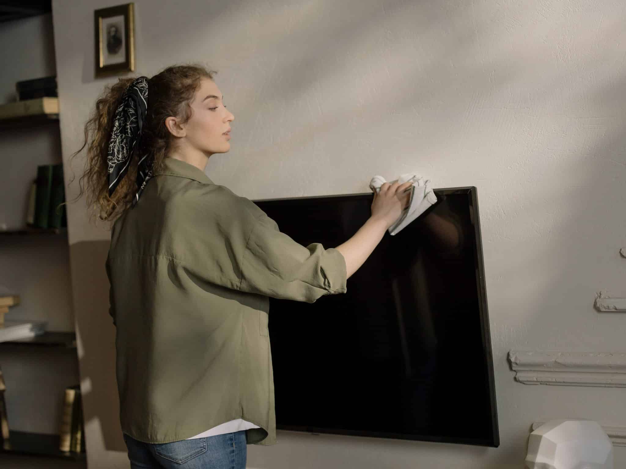 Comment nettoyer un écran TV de façon efficace ?
