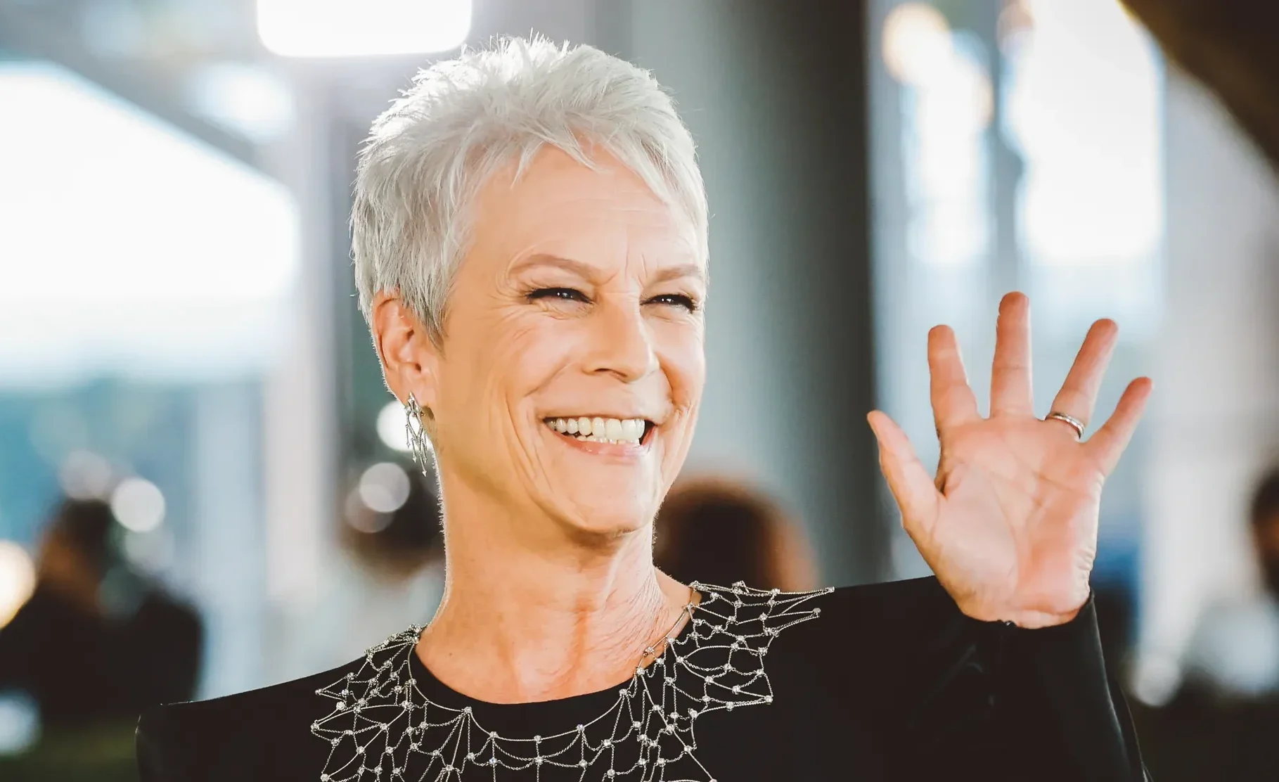 pixie cheveux blancs