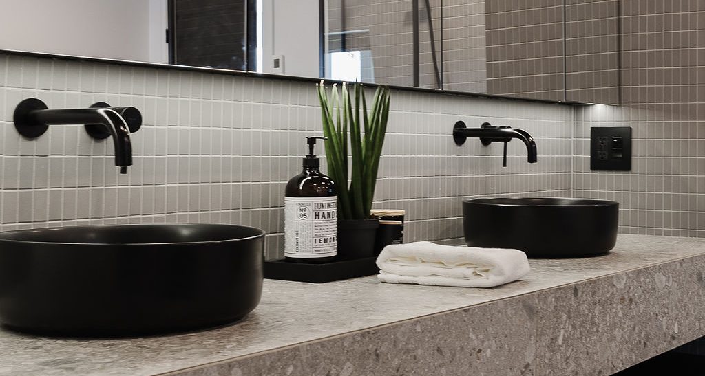 salle de bain robinet noir