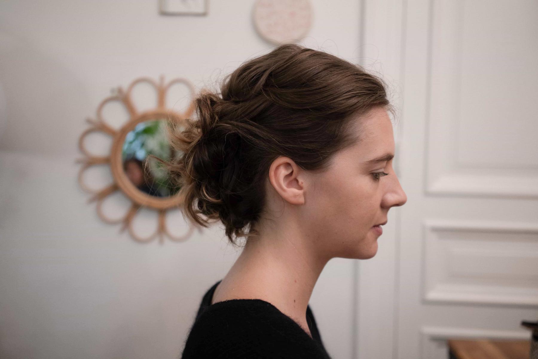 chignon banane cheveux bruns