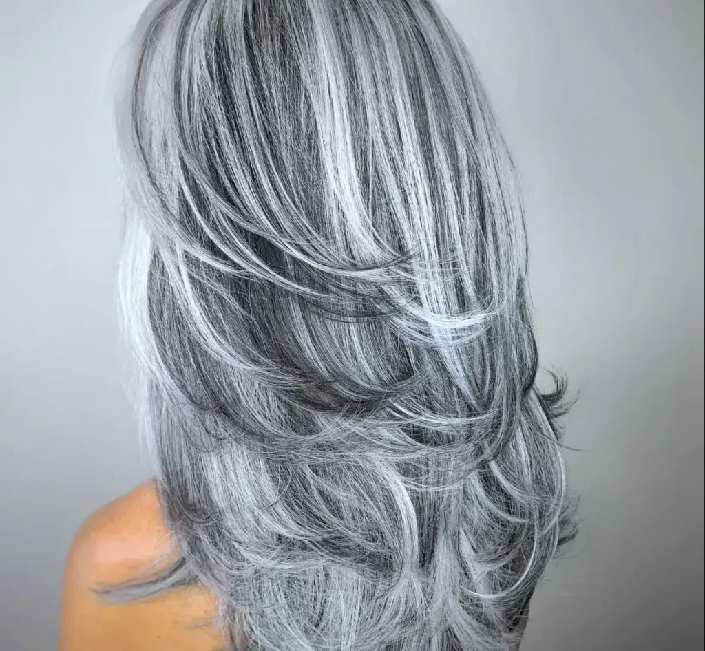 Balayage inversé cheveux blancs longs
