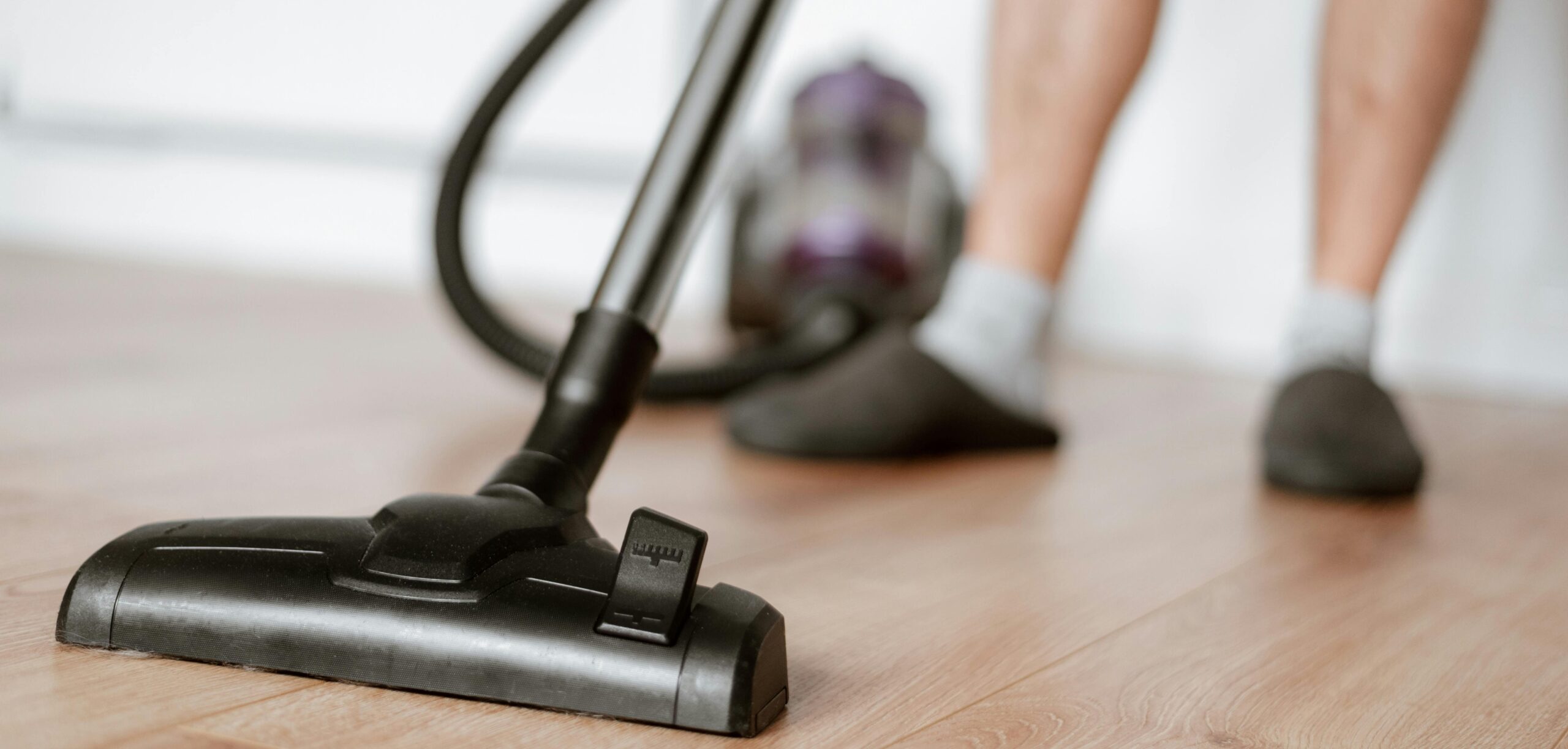 nettoyage parquet aspirateur